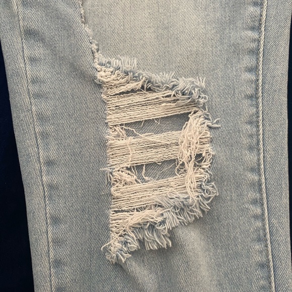 💎Ripped High Waisted Mom Jeans🌹 - Picture 5 of 9